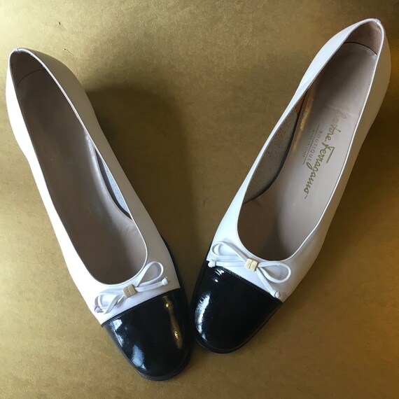 FERRAGAMO size 8.5 AAA Colour Block Pump