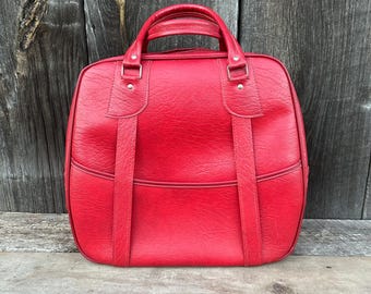 Vintage Red Travel Bag, Retro Carry On Luggage, 1970s Weekender Bag, Structured Overnight Case, Bright Red Vinyl Travel Bag