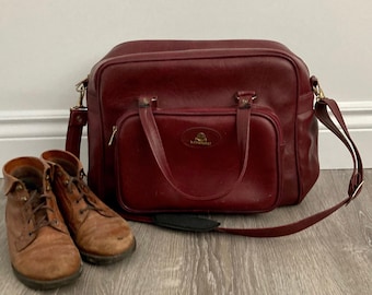 Maleta de viaje vintage McBrine Carry On, color rojo sangre, años 80, de lados blandos, estilo retro