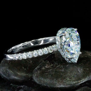 14kt White Gold Pear Moissanite Halo Engagement Ring - 2 Cts
