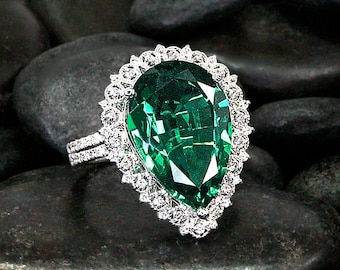 14kt White Gold Pear Emerald Halo Ring: 9 Carat Lab Grown Diamond
