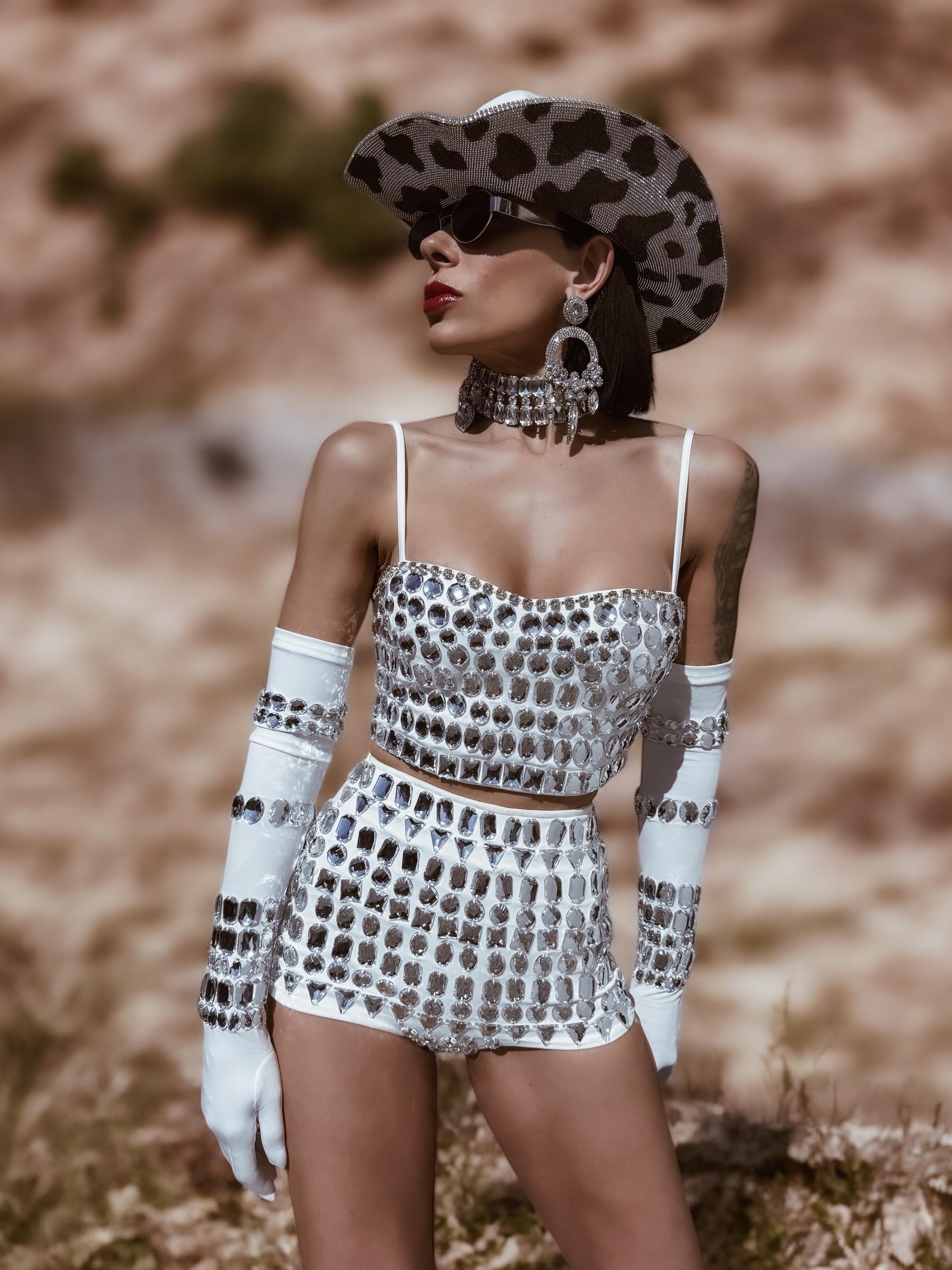 White Diamond Western Glam Festival Set, White Diva Cowgirl Costume, Festival Rave CountryGirl Outfit, Four Piece Bachelorette Party Outfit