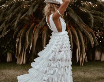 Vestido de novia bohemio con perlas, vestido de novia de tul estilo western, vestido de recepción adornado con perlas, vestido romántico bohemio para fugarse a una boda.