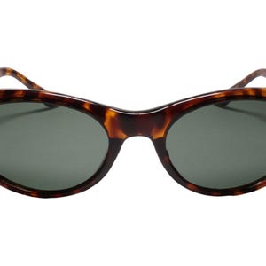Genuine Vintage Womens Iconic Rockabilly Cat Eye Oval Lens Tortoise Sunglasses image 2