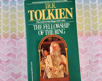 Edición vintage de 1973 de Ballantine Printing: El Señor de los Anillos, Parte Uno: La Comunidad del Anillo, de J.R.R. Tolkien. Tapa blanda.