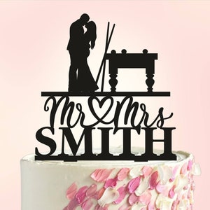 Billiards Wedding Cake Topper, Playing Pool Couple Cake Topper, Bride and Groom with Pool Cue sticks cake topper, Kissing Cake Topper S074