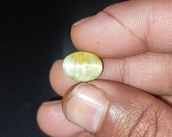 Natural Chrysoberyl Cat's Eye Gemstone, Oval Cabochon (12x9x8mm, 6 Carat)