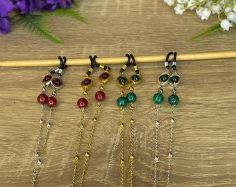 Correntes com pedras preciosas inspiradas nos Arquivos Magnus para óculos de grau, óculos de sol e máscaras.
