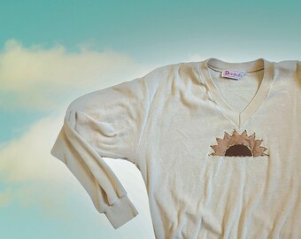Vintage 1970s 80s v-neck cream velour pullover sweater sweatshirt sun applique