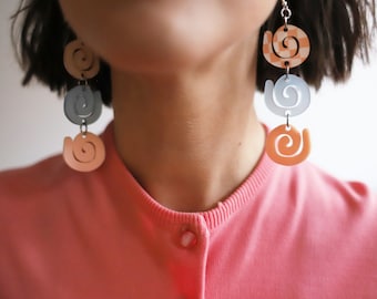 Checkered swirl dangle earrings - acrylic laser cut peach pastel