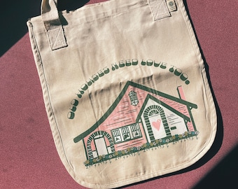 Old houses need love too Organic Canvas Tote Bag