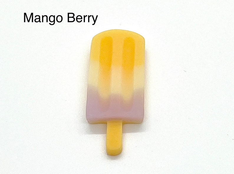 Glassglass-berlocker | Frozen Pops | Sommargodis | Coola skoaccessoarer Mango Berry