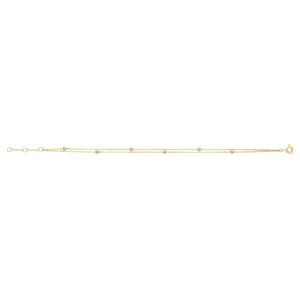 Op de afbeelding: Een delicate gouden kettingarmband met kleine ronde kralen. De armband heeft twee strengen en een karabijn sluiting.