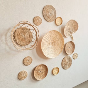 Juego de 13 tapices de pared (color coral), estilo bohemio, de ratán tejido, cestas tejidas, decoración natural para dormitorio.
