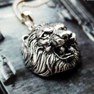 Gucci lion necklace - Etsy 日本