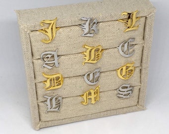 Ring mit altenglischen Initialen: Verstellbarer, personalisierter Edelstahl-Schmuck