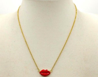 Ciondolo con labbra, lips necklace, Collana con bocca , red lips necklace. collana con labbra