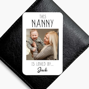 Carte portefeuille Cette nounou est aimée de lui, carte portefeuille en métal personnalisée, cadeau d'une petite-fille, petit-fils, cadeau photo, cadeau d'anniversaire/Noël