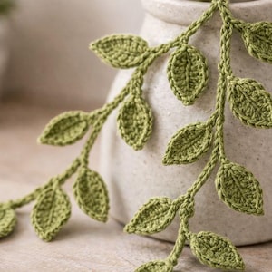 Simple Leaf Garland Crochet pattern.  Instant  download. Decor leaves, Spring Autumn Leaves Crochet