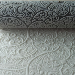 Texturroller L90, organisk textur, virvelrulle, maoritextur, blomrulle, antik, rokokorulle, polymerlera-stämpel, vintagetextur