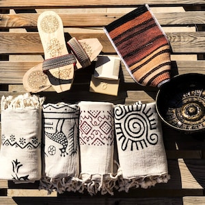 Turkish Linen Hammam Towel, Hand Block Printed Bath Sheet, Compact Picnic Blanket, Lightweight Soft Fringed Fouta, Quick Dry Beach Peshtemal