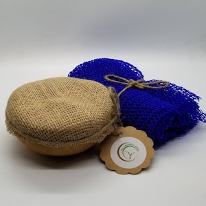 Unrefined shea butter in a calabash with exfoliating bath net sponge (FREE SHIPPING)