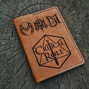 Dungeons and Dragons, D & D Leder Passhalter Personalisiert, Benutzerdefinierte Passhülle, Passport Brieftasche, Reisepasshülle aus Leder Passport