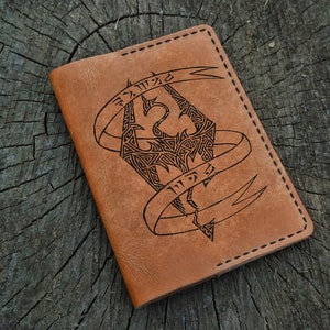 Funda de cuero para pasaporte personalizada, funda de cuero para pasaporte personalizada, billetera para pasaporte, billetera de viaje, estuche de cuero para pasaporte, regalo para él o para ella