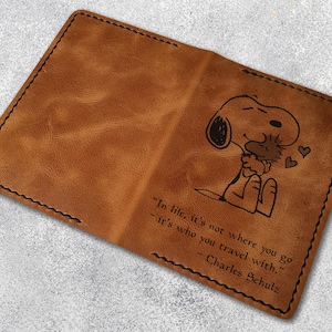 Capa para passaporte Peanuts Snoopy Dog personalizada, Vegvisir, Futhark, porta-passaporte de couro personalizado, carteira para passaporte, carteira de viagem