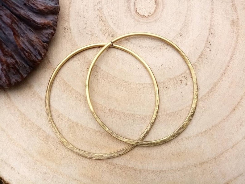 Hammered creoles for strech\u00e9 ears