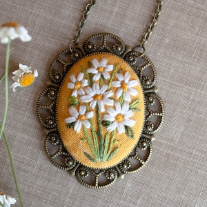 Birthflower Necklace for April Birthday, Hand Embroidered White Daisy Necklace, Yellow Necklace with Hand Embroidery for Birthflower Gift