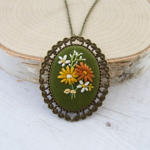 Olive Green Embroidered Wildflower Necklace, 70s Style Cottage Core Necklace