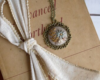 Hand Embroidered Daisy Necklace, Cottagecore Necklace