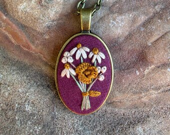 Handmade Cottagecore Floral Bouquet Necklace, Vintage Bookish Jewelry for Grandma Core Gift, Unique Boho Necklace for Women