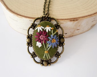 Olive Green Bouquet Necklace, Unique Cottagecore Jewelry, Boho necklace for Spring, Colorful Jewelry