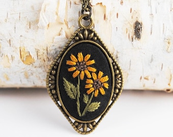 Embroidered Black Sunflower Necklace, Fall Necklace, Embroidered Wildflower Necklace, Autumn Necklace, Whimsigoth Jewelry, Bookish Jewelry