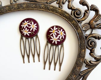Vintage Style Hand Embroidered Hair Comb Set, Burgundy Daisy Hair Comb Accessory, Flower Hair Clips