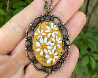 Yellow Daisy Birthflower Necklace for April Birthday, Hand Embroidered White Daisy Necklace for Birthflower Gift