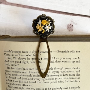 Embroidered Bookmark with Yellow Monotone Flowers, Book Lovers Gifts