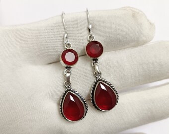 Handgemaakte sterlingzilveren oorbellen met robijnkwarts