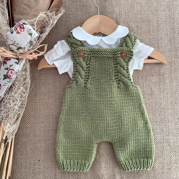 Modèle de tricot de salopette Robin | Modèle de tricot de salopette pour bébé | Modèle de tricot de salopettes pour bébé | PDF en anglais | 0-24 mois |