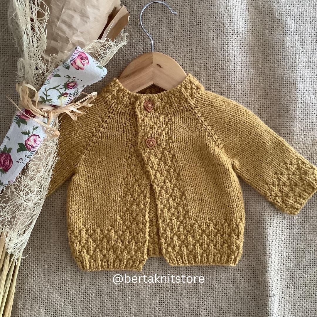 Cardigan de Abacaxi em PDF | Padrão de Tricô | 0-24 meses | Padrões de Tricô em PDF para Crianças | Somente em Inglês | Padrão de Tricô para Casaco de Bebê