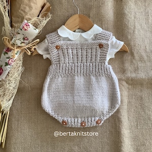 Breipatroon grijze romper | Breipatroon babyromper | 0-24 maanden | Alleen in het Engels
