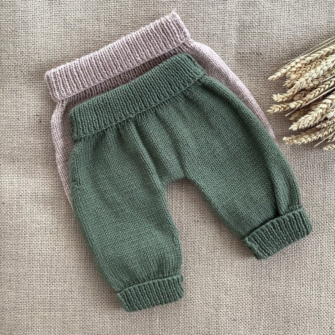 small + friendly: Free Sewing Patterns! Baby Leggings and Shorts