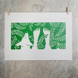 Caminando con un perro, impresión linograbado original en un prado salvaje: flores, impresión hecha a mano, arte corporal con pies de mujer, estilo boho, negro y verde