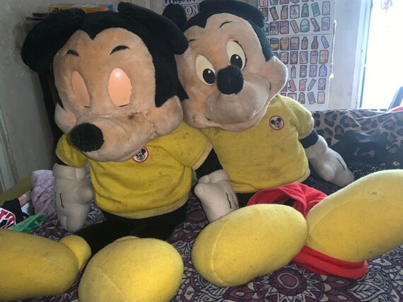 the talking mickey mouse doll