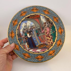 Villeroy & Boch Russian Fairy Tales, Vassilissa the Fair series, “Vassilissa is presented to the Tsar”, Heinrich Porzellan, 1981 Germany