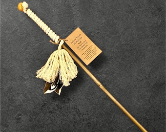 Handmade Bamboo Cat Wand Toy – Natural Feathers, Eco-Friendly