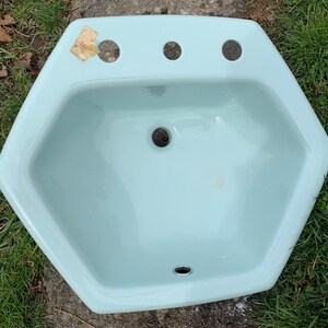seafoam lavatory