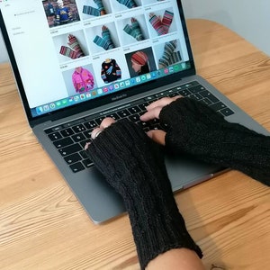 Warm black fingerless gloves, alpaca gloves, wrist warmers, dog walking gloves, driving gloves, writing gloves, Christmas gift him or her zdjęcie 3